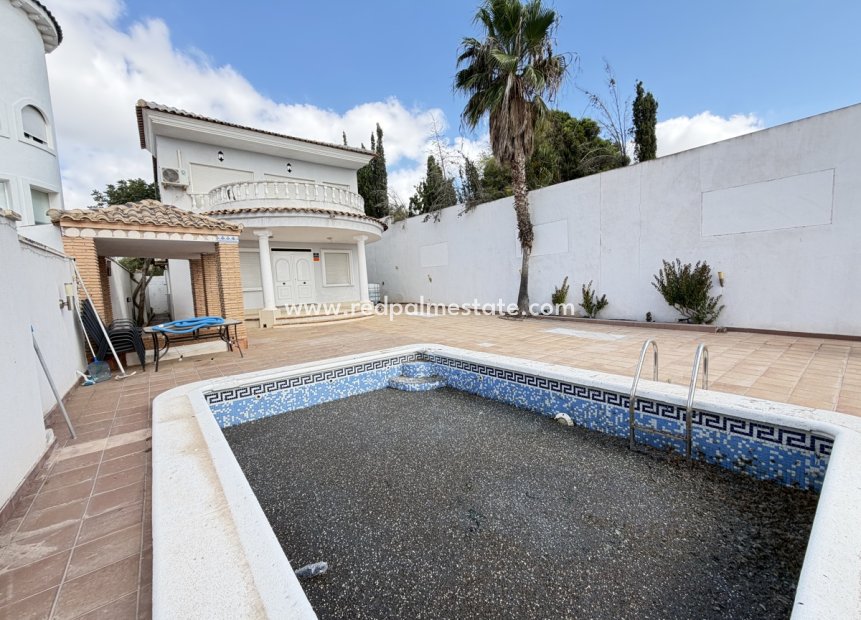 Resale - Villa -
San Miguel de Salinas