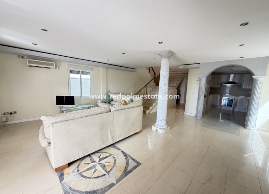 Resale - Villa -
San Miguel de Salinas