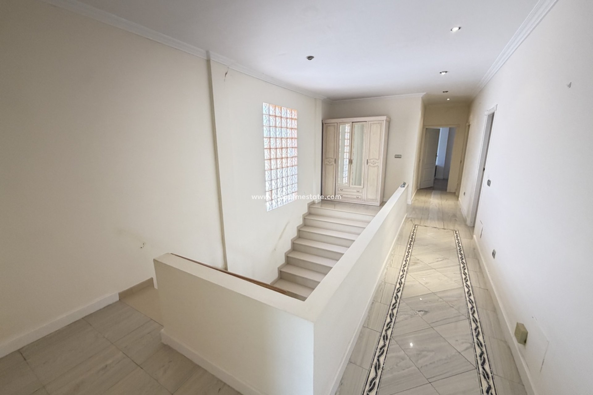 Resale - Villa -
San Miguel de Salinas