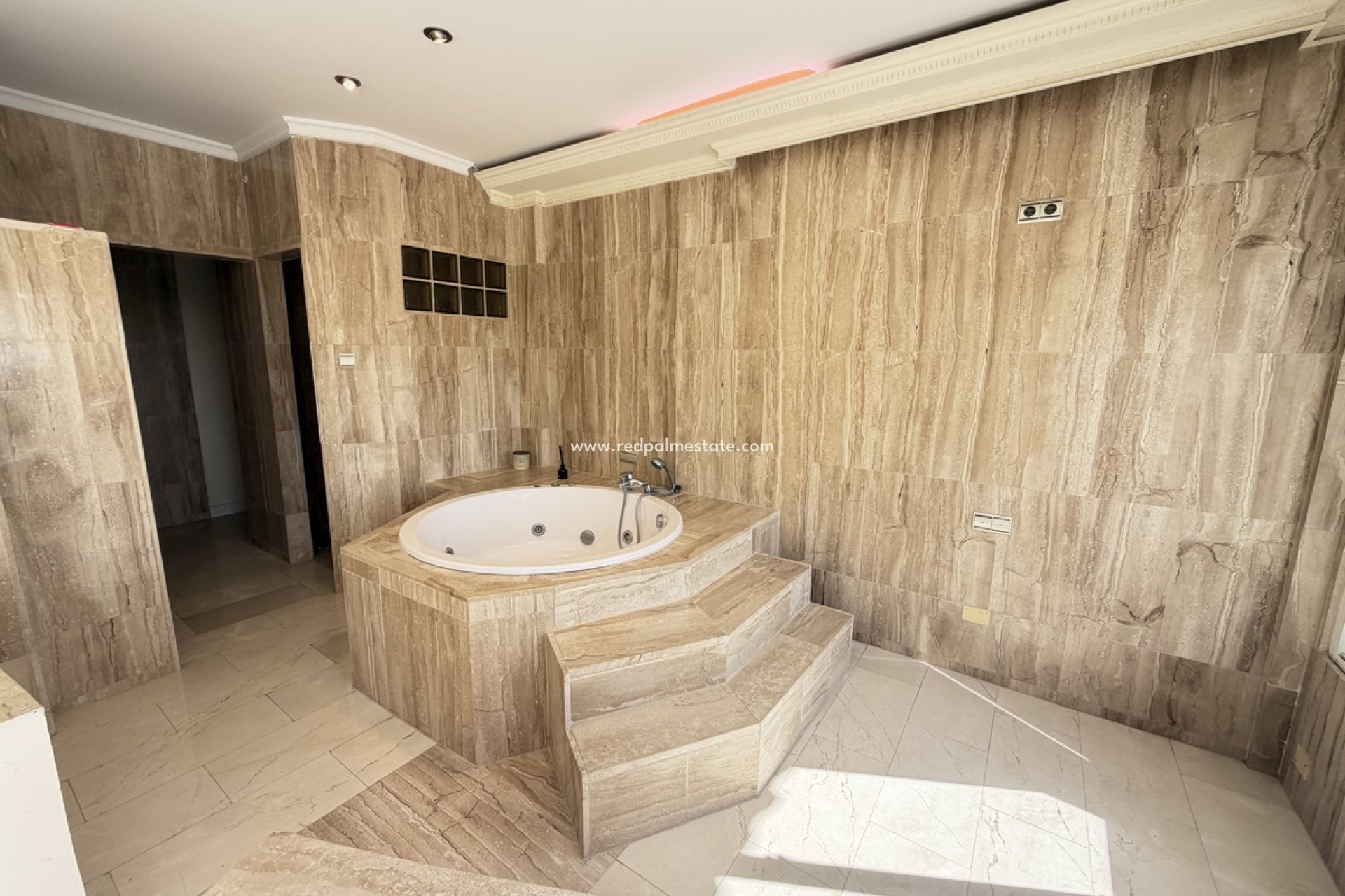 Resale - Villa -
San Miguel de Salinas