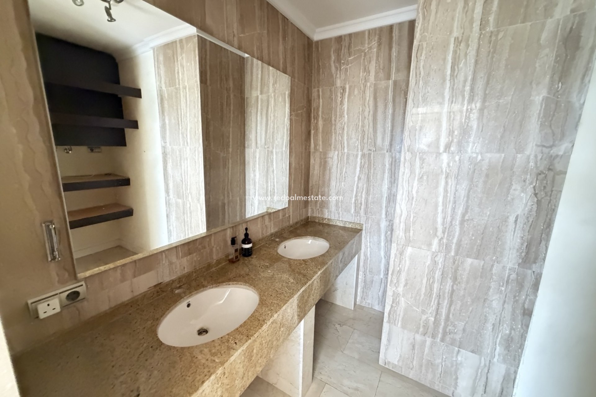 Resale - Villa -
San Miguel de Salinas