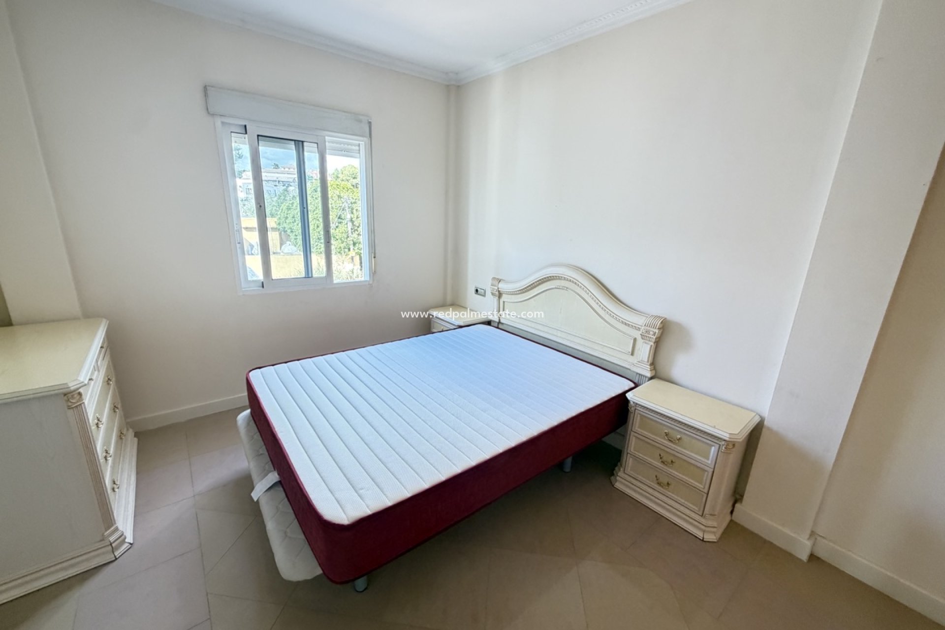 Resale - Villa -
San Miguel de Salinas