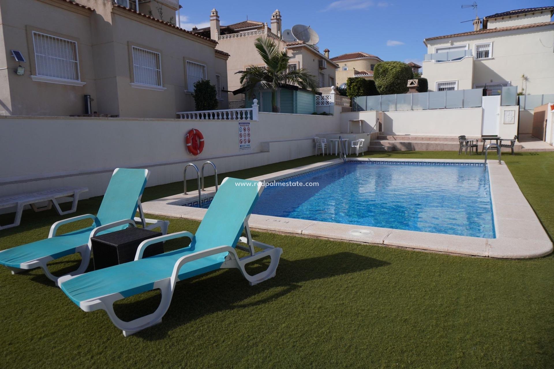 Resale - Villa -
San Miguel de Salinas