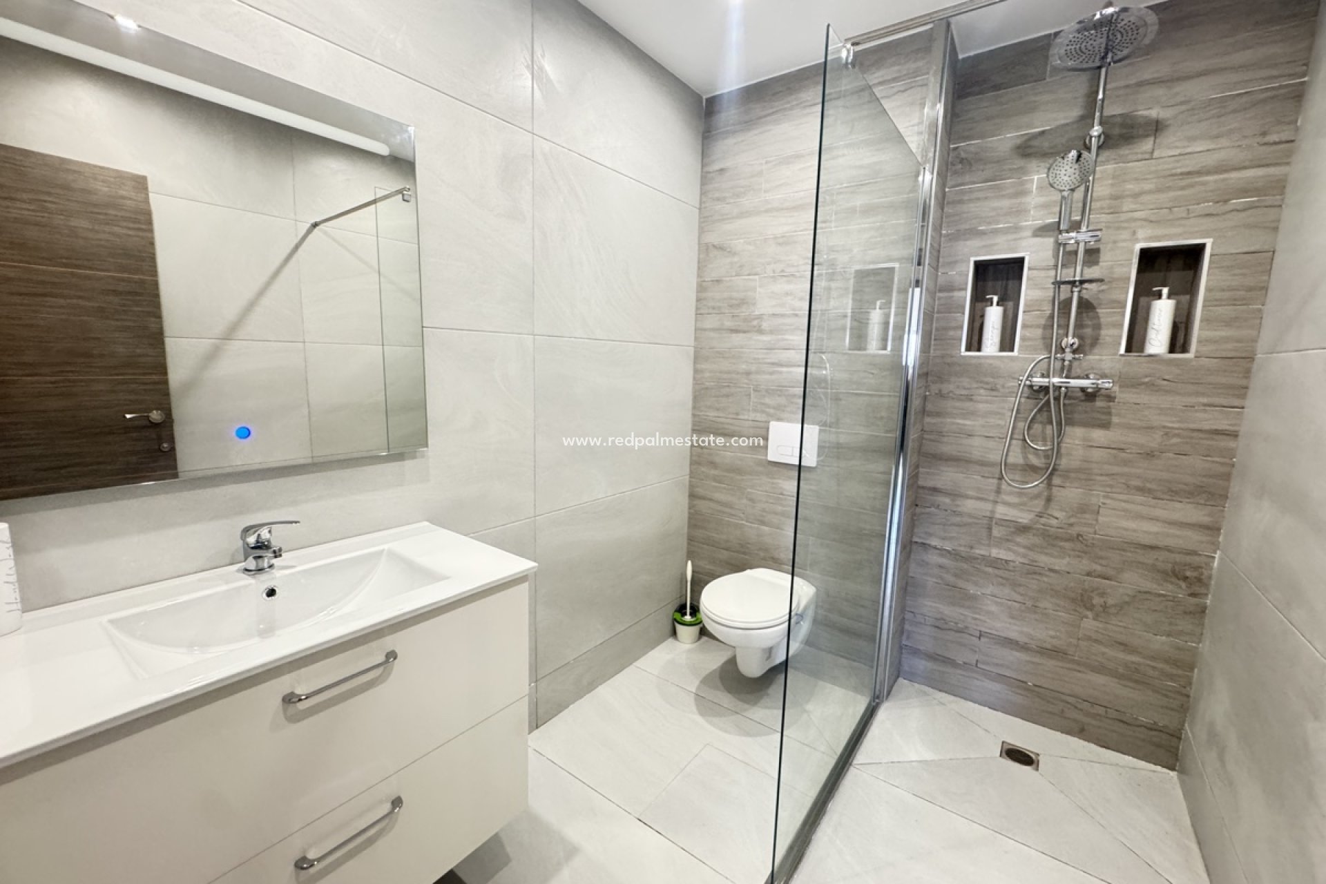 Resale - Villa -
San Miguel de Salinas