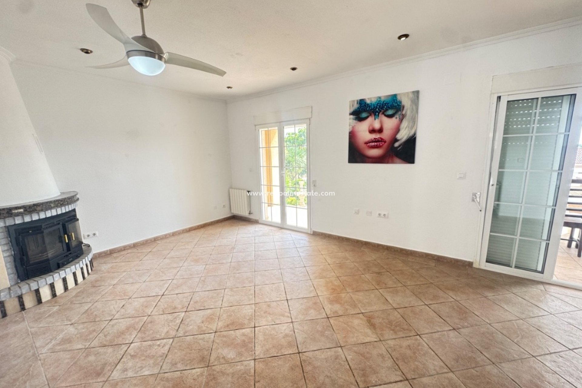 Resale - Villa -
San Miguel - San Miguel De Salinas