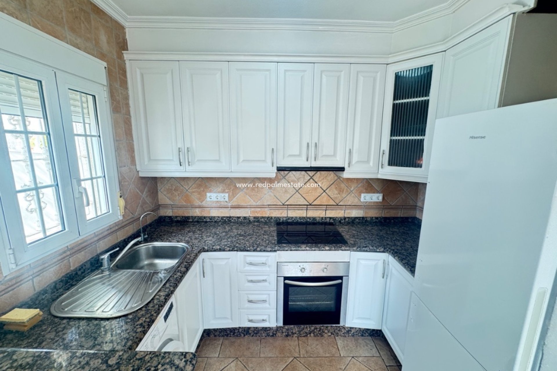 Resale - Villa -
San Miguel - San Miguel De Salinas