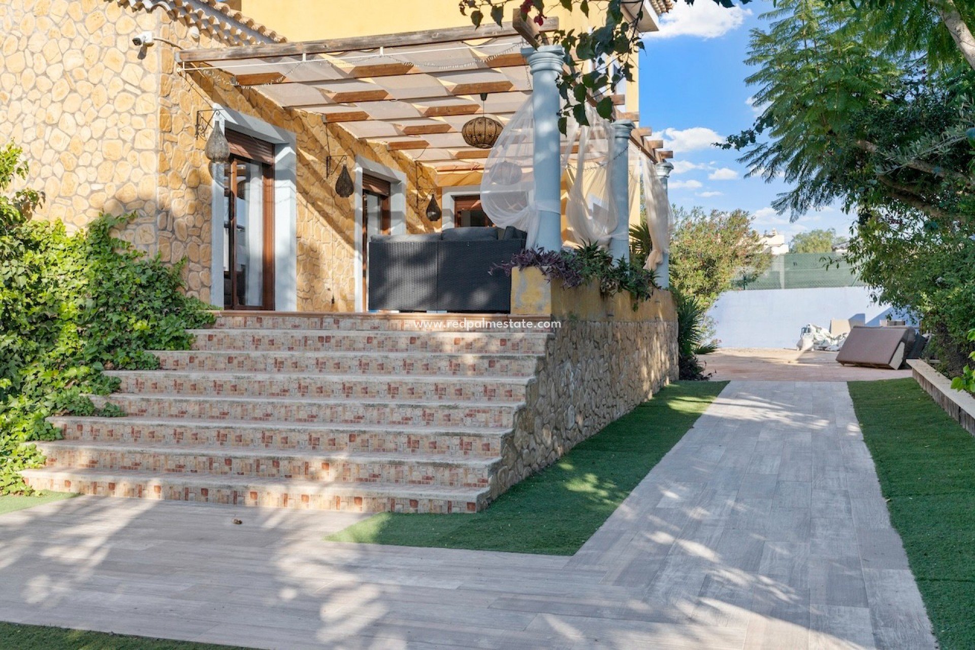 Resale - Villa -
Santa Pola - El Poble Llevanti