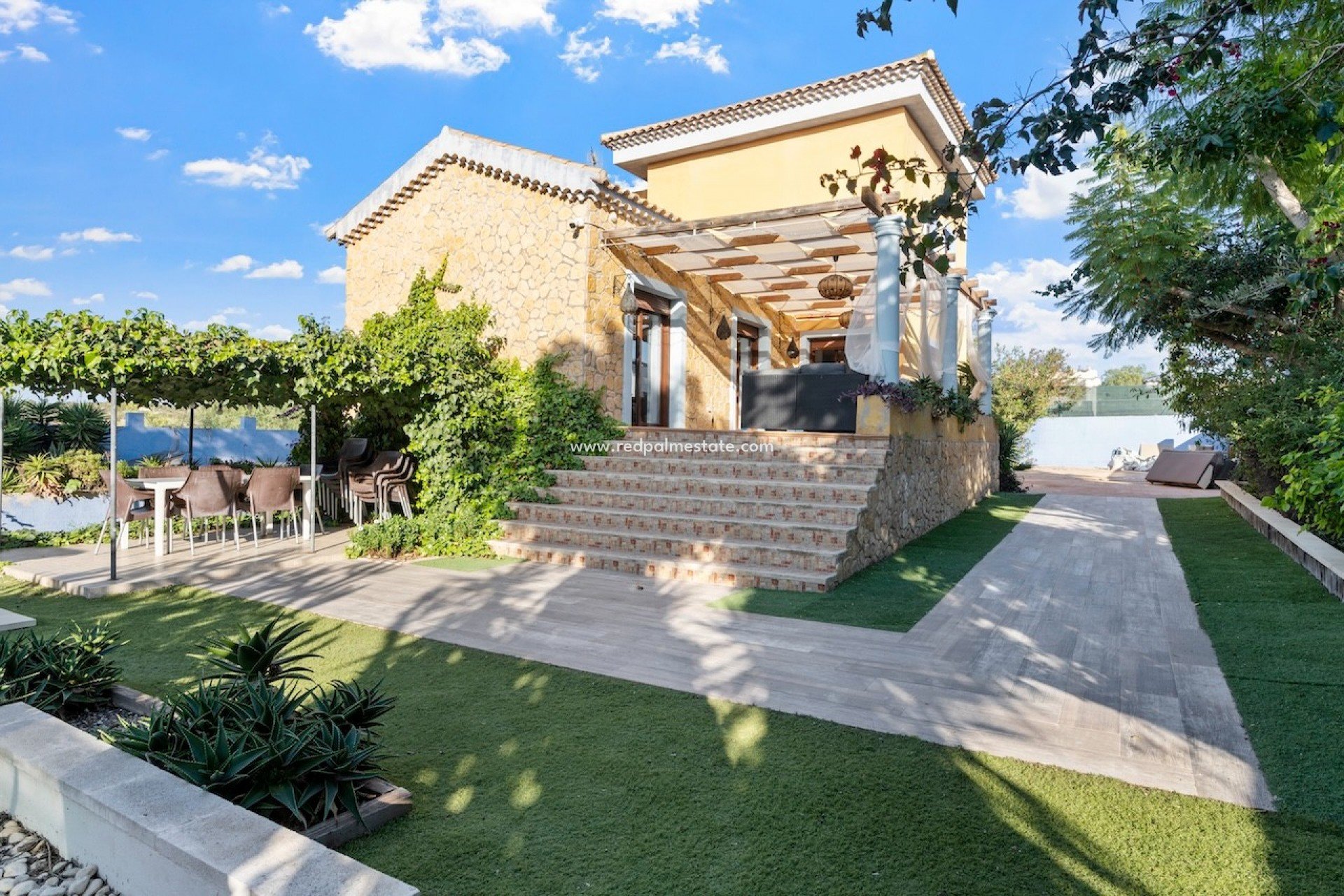 Resale - Villa -
Santa Pola - El Poble Llevanti