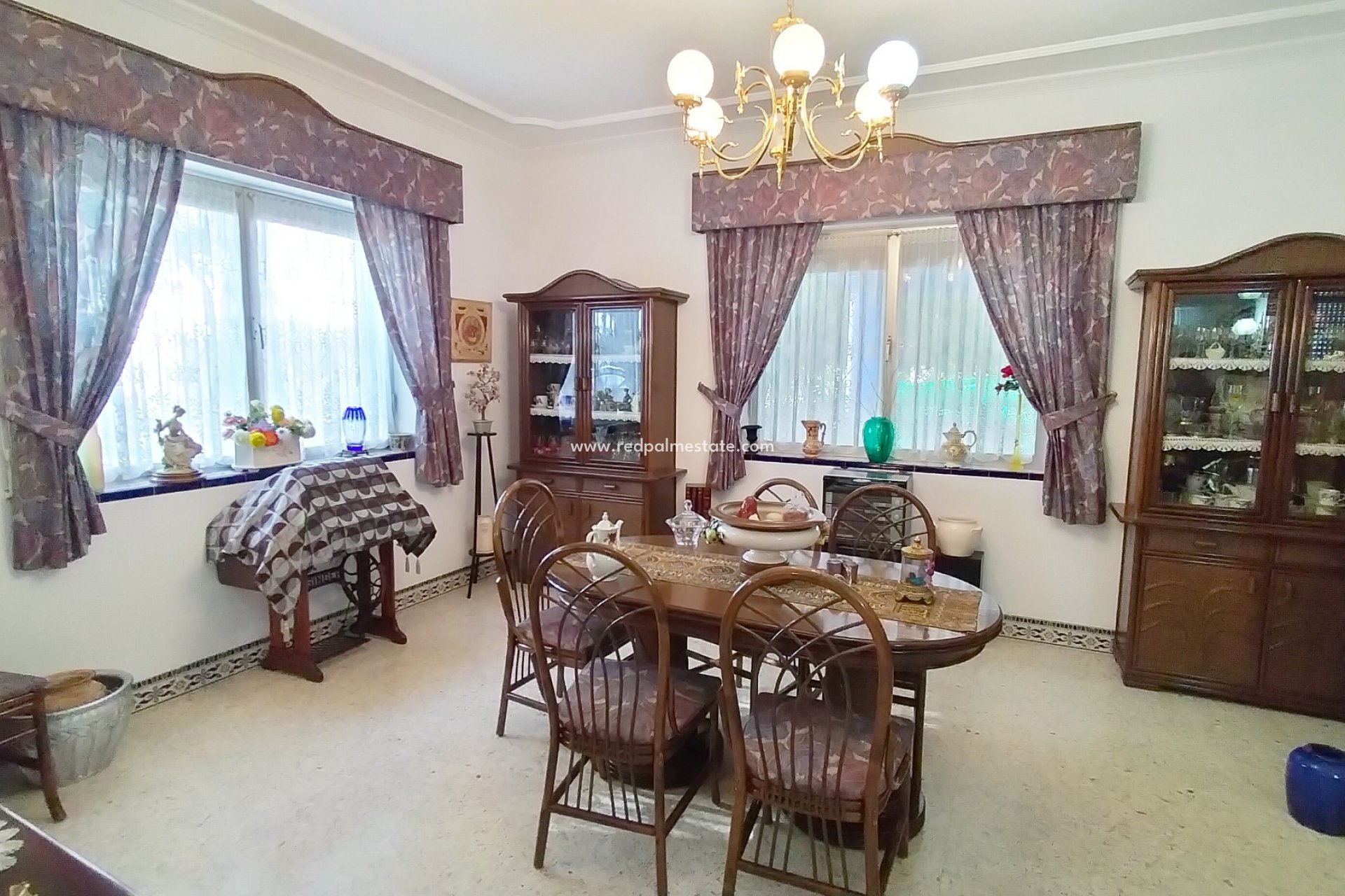 Resale - Villa -
Sax - Inland