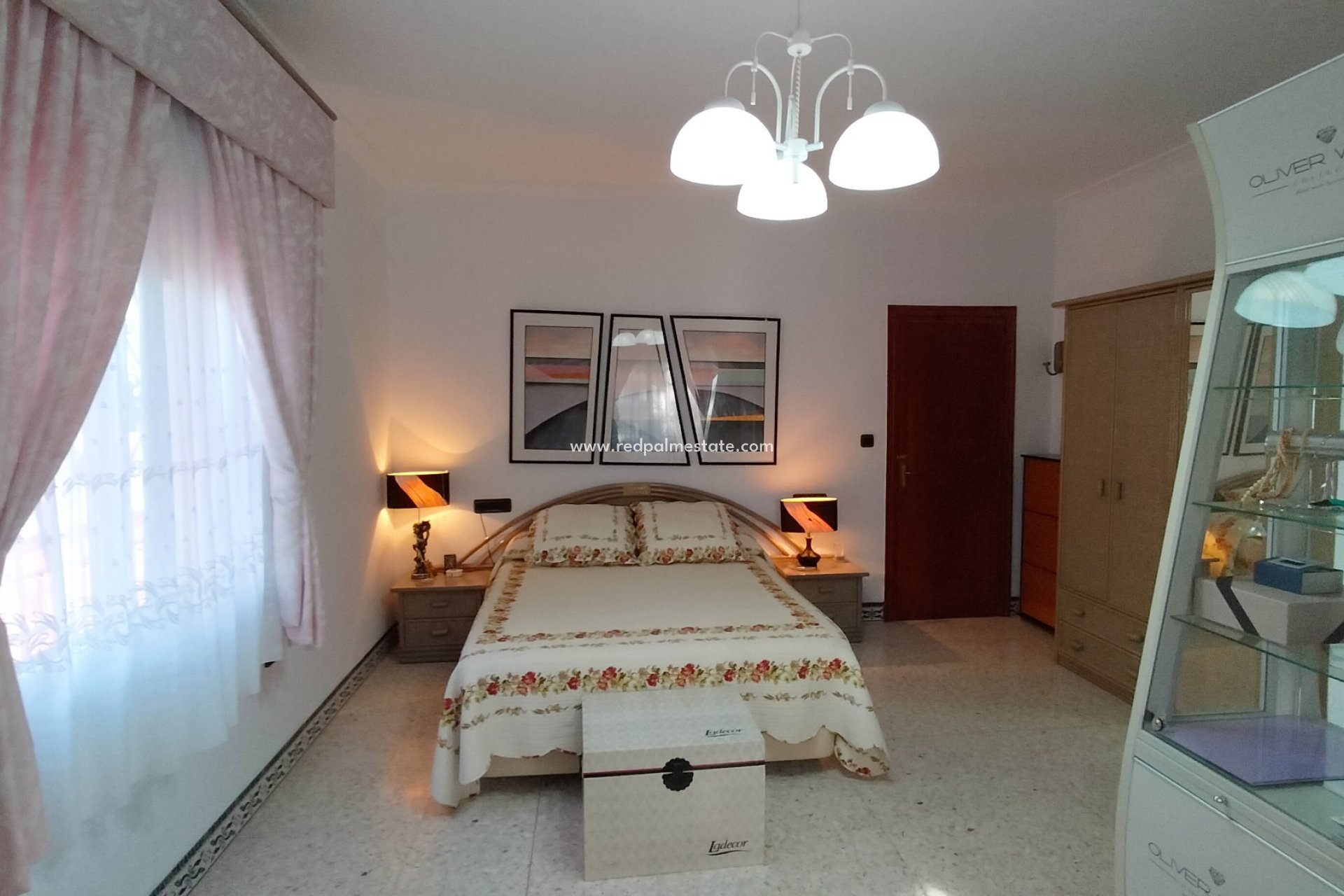 Resale - Villa -
Sax - Inland