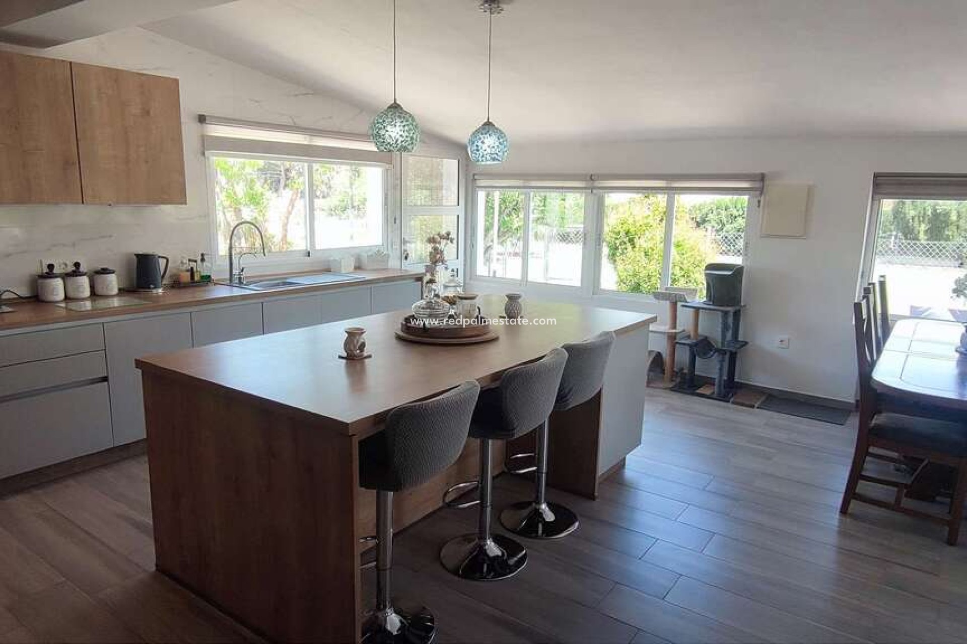 Resale - Villa -
Sax - Inland