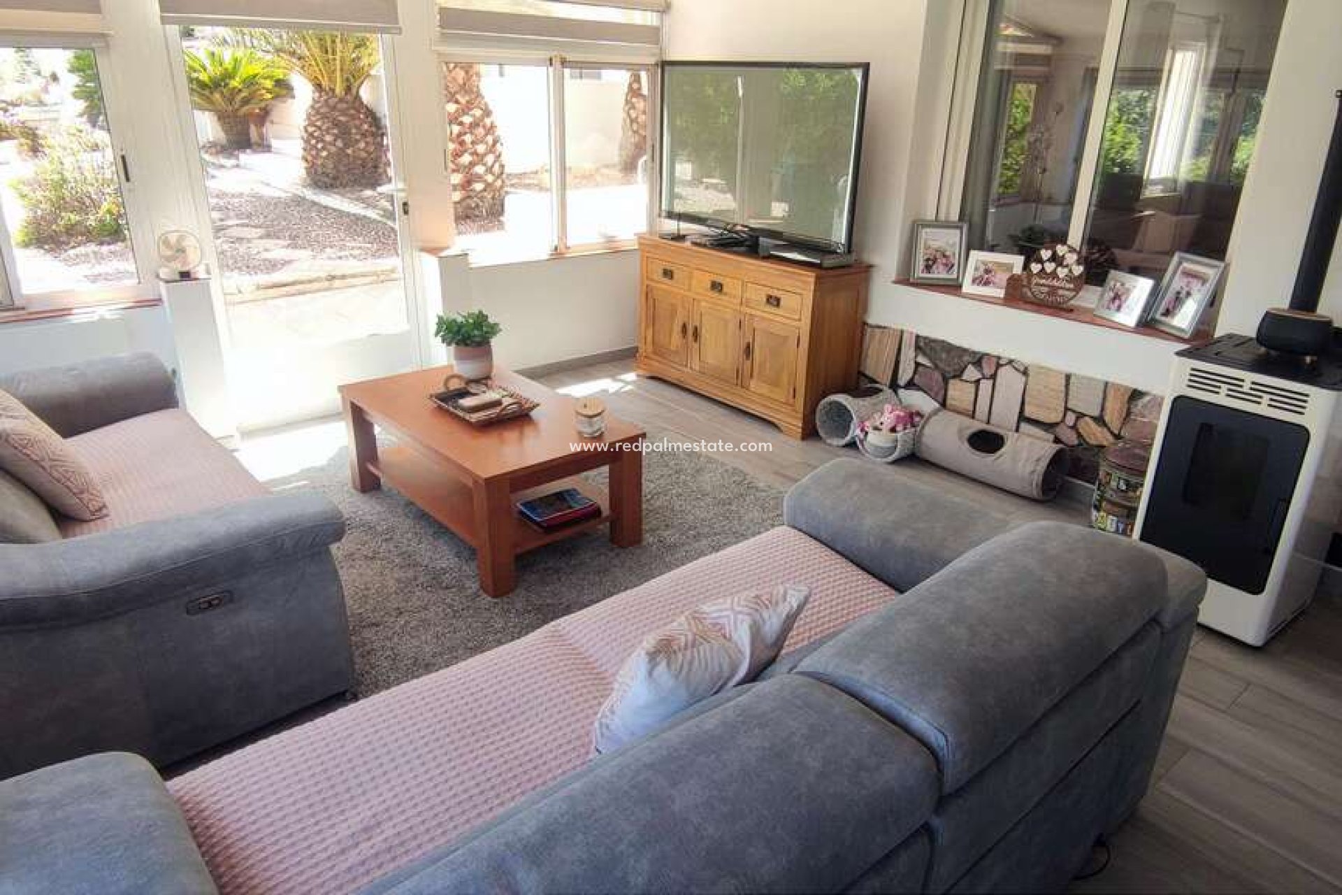 Resale - Villa -
Sax - Inland