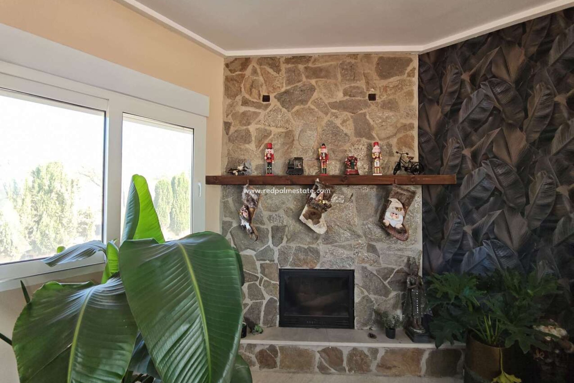 Resale - Villa -
Sax - Inland