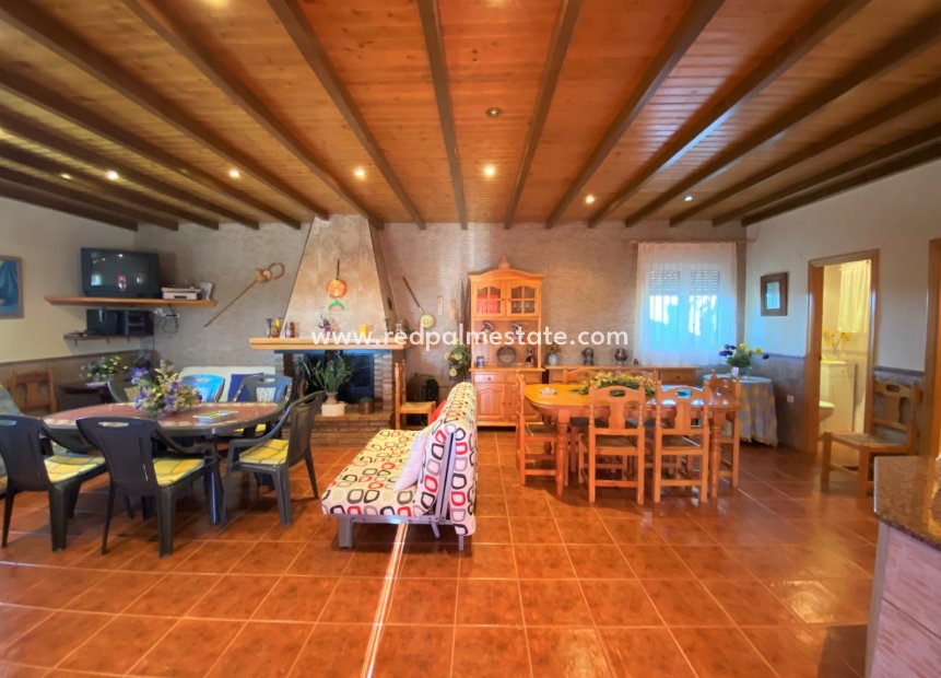 Resale - Villa -
Sax