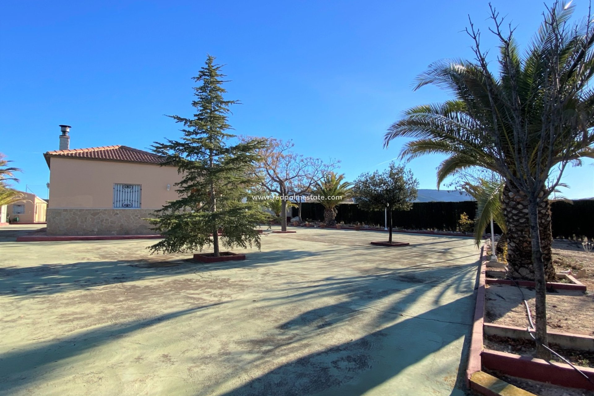 Resale - Villa -
Sax