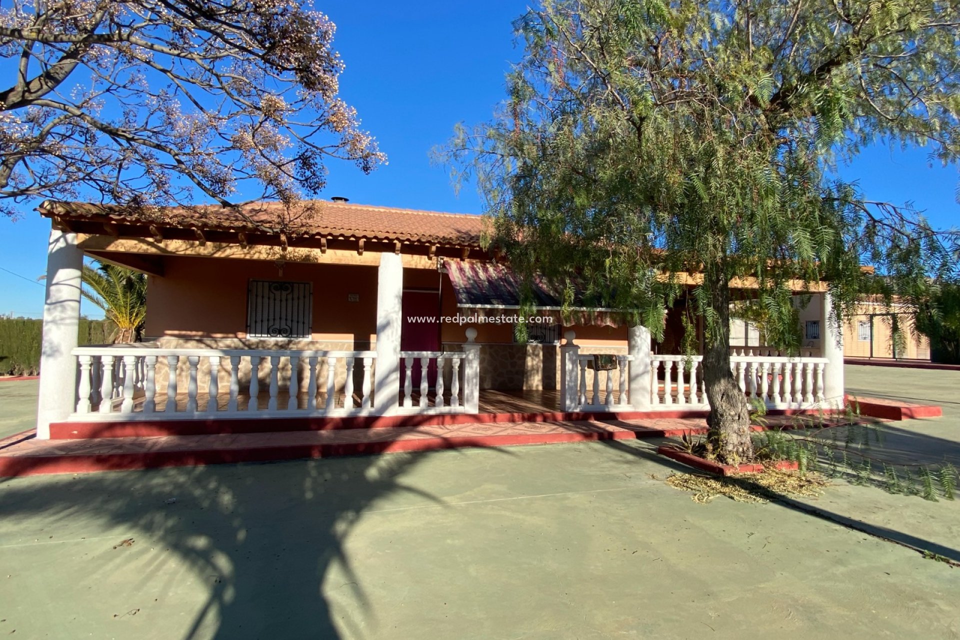 Resale - Villa -
Sax