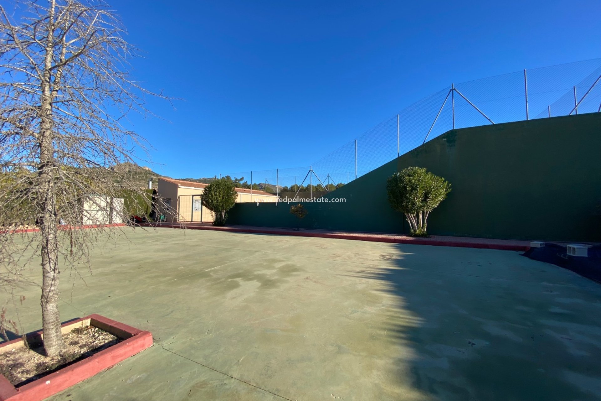 Resale - Villa -
Sax