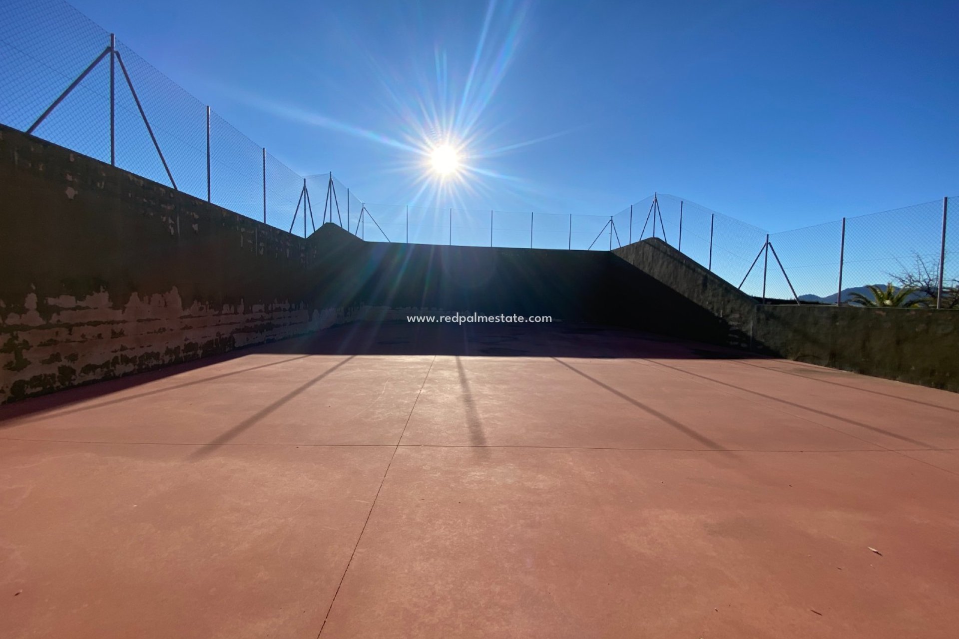 Resale - Villa -
Sax