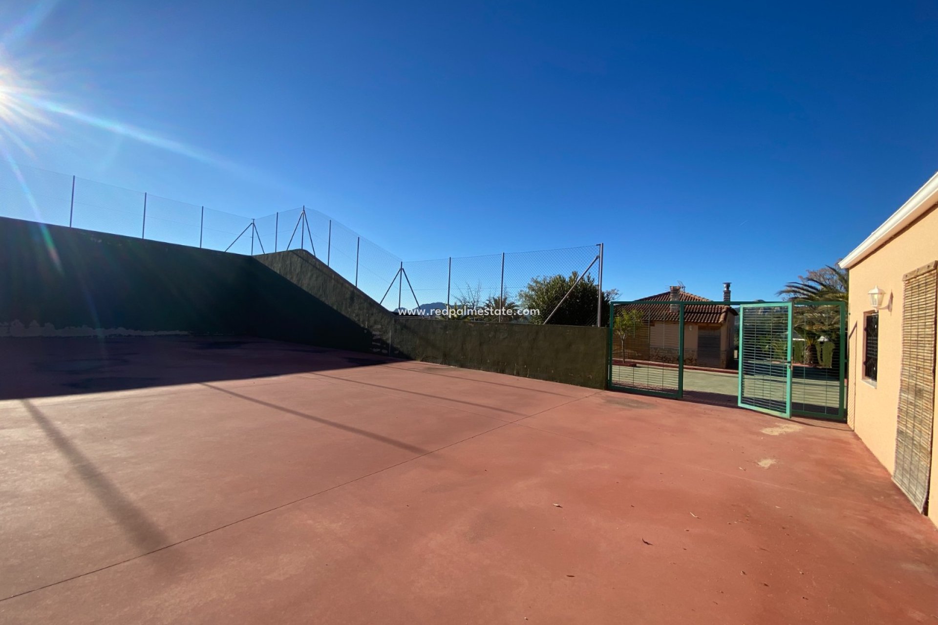 Resale - Villa -
Sax