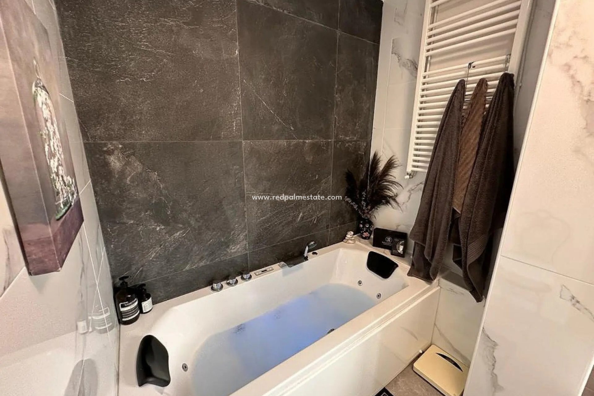 Resale - Villa -
Sax