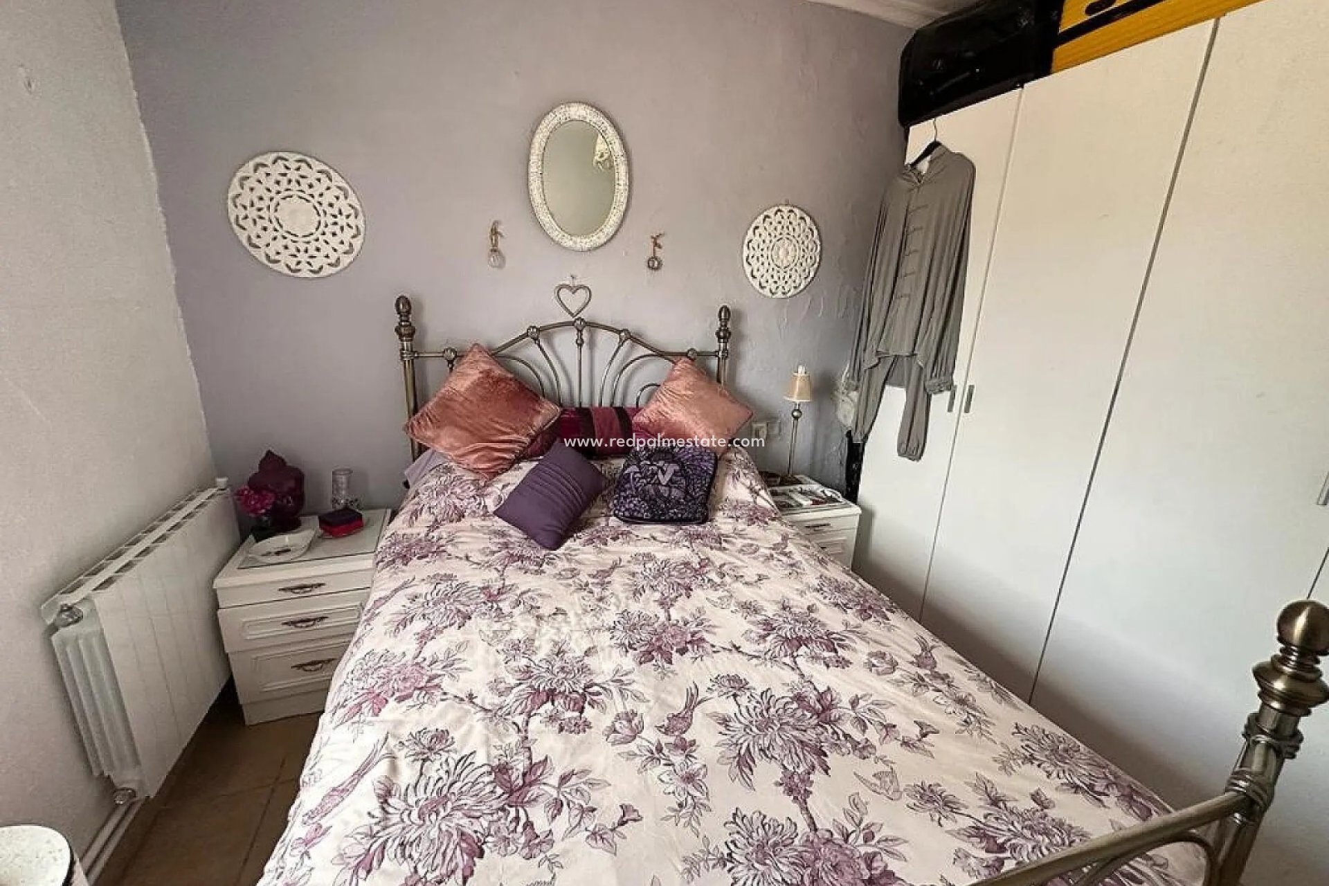 Resale - Villa -
Sax