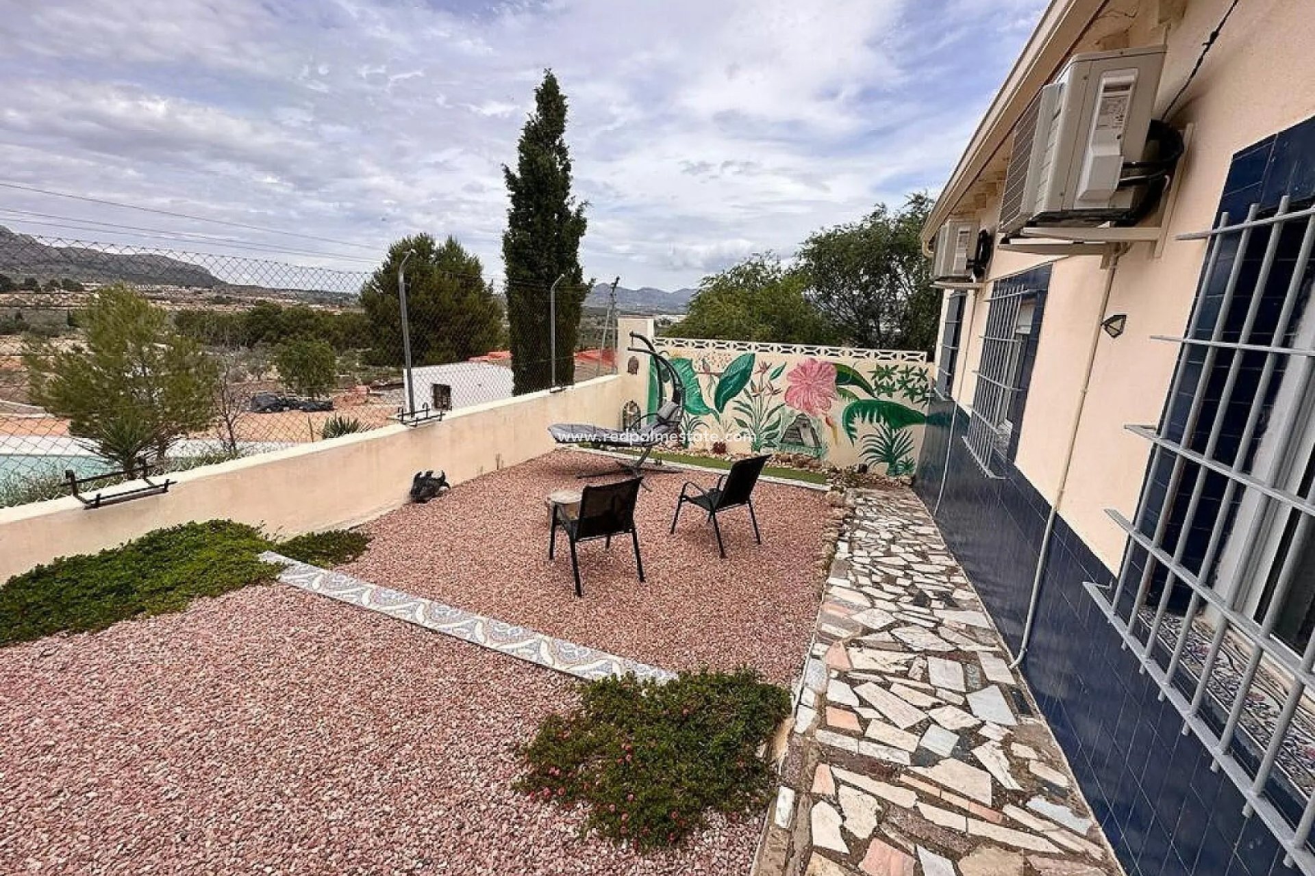 Resale - Villa -
Sax