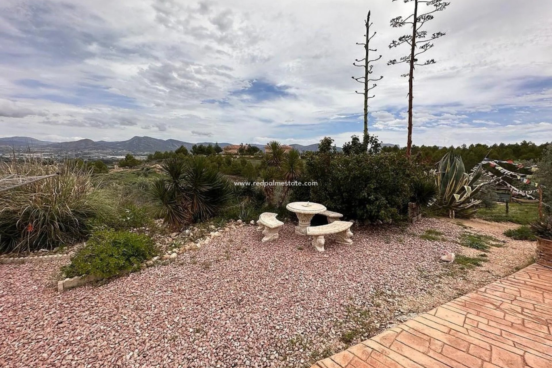 Resale - Villa -
Sax