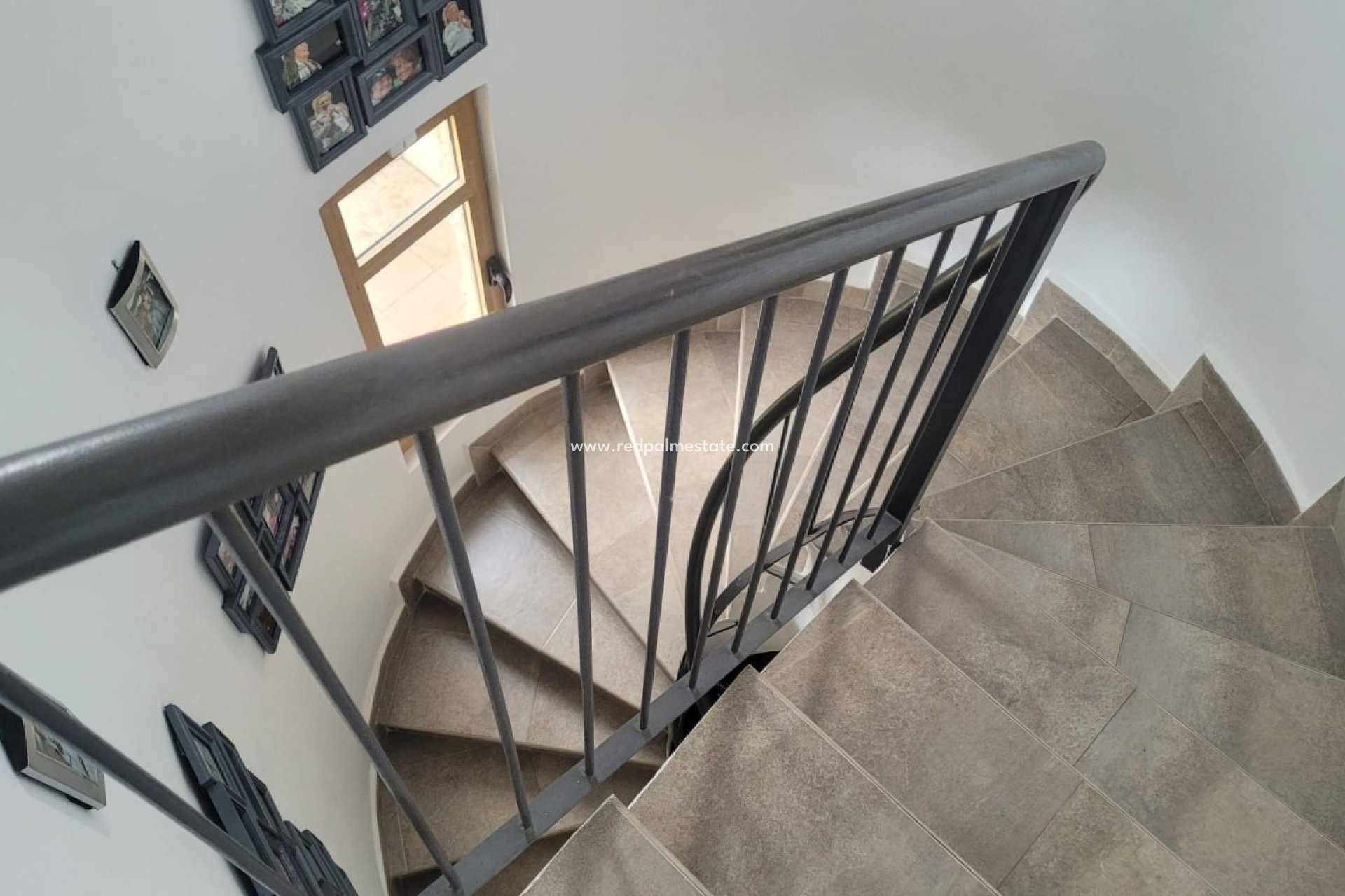 Resale - Villa -
Sierra Cortina - Inland