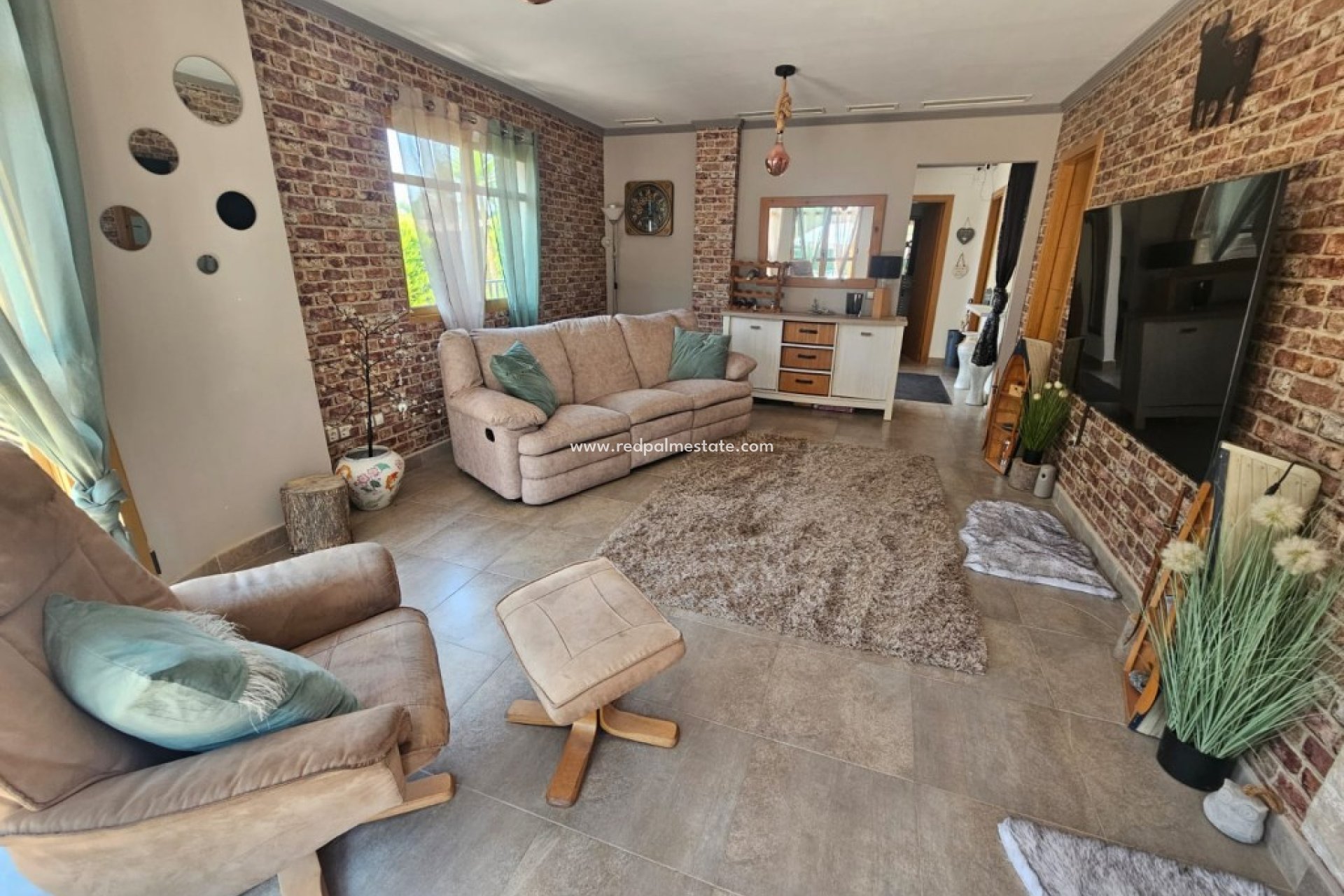 Resale - Villa -
Sierra Cortina - Inland