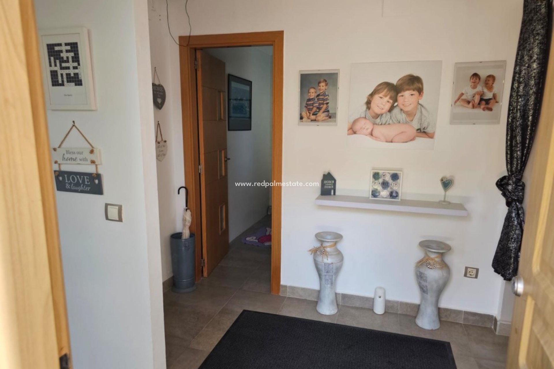 Resale - Villa -
Sierra Cortina - Inland