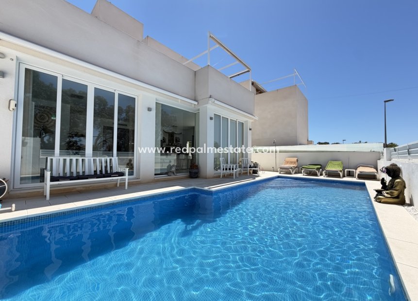 Resale - Villa -
Torre de la Horadada - Mil Palmeras
