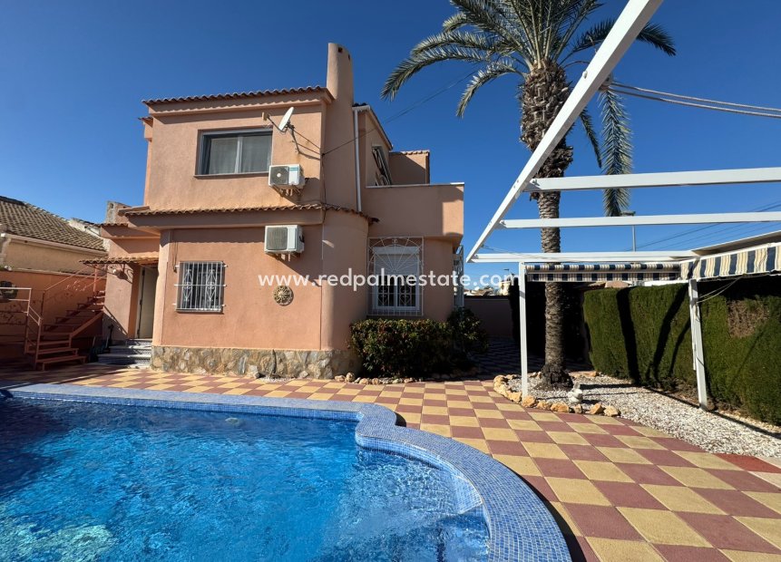 Resale - Villa -
Torre de la Horadada - Mil Palmeras