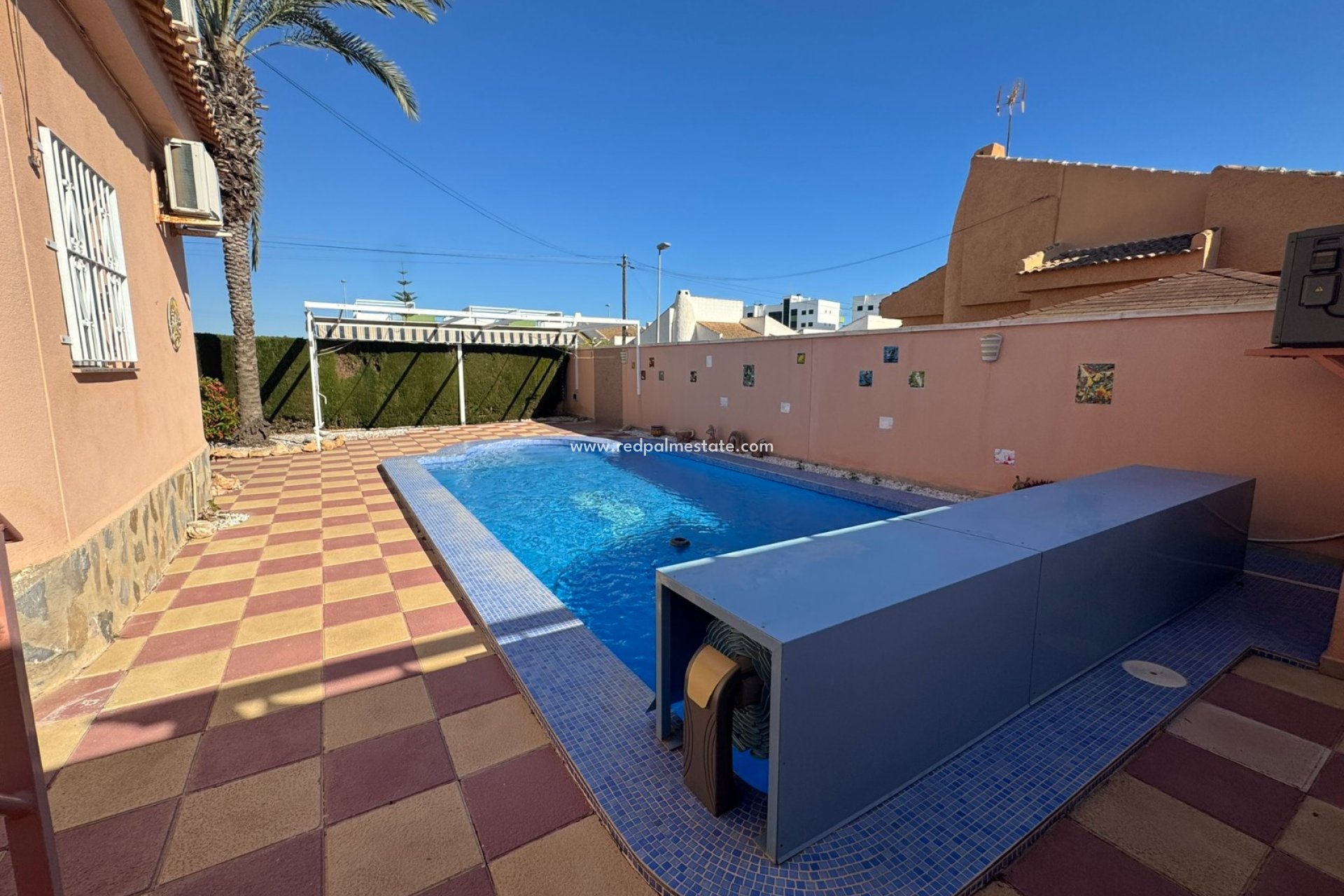 Resale - Villa -
Torre de la Horadada - Mil Palmeras