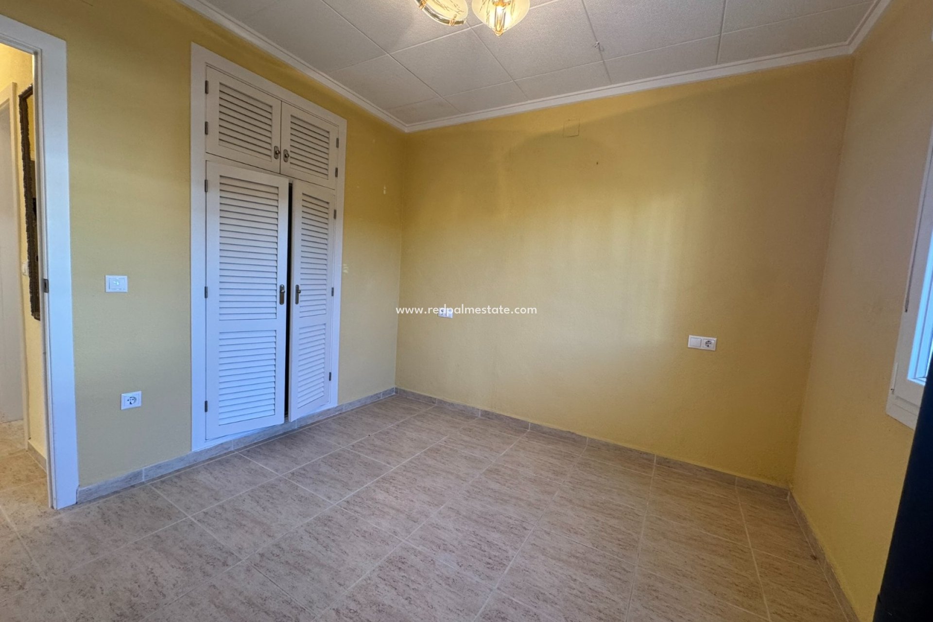 Resale - Villa -
Torre de la Horadada - Mil Palmeras