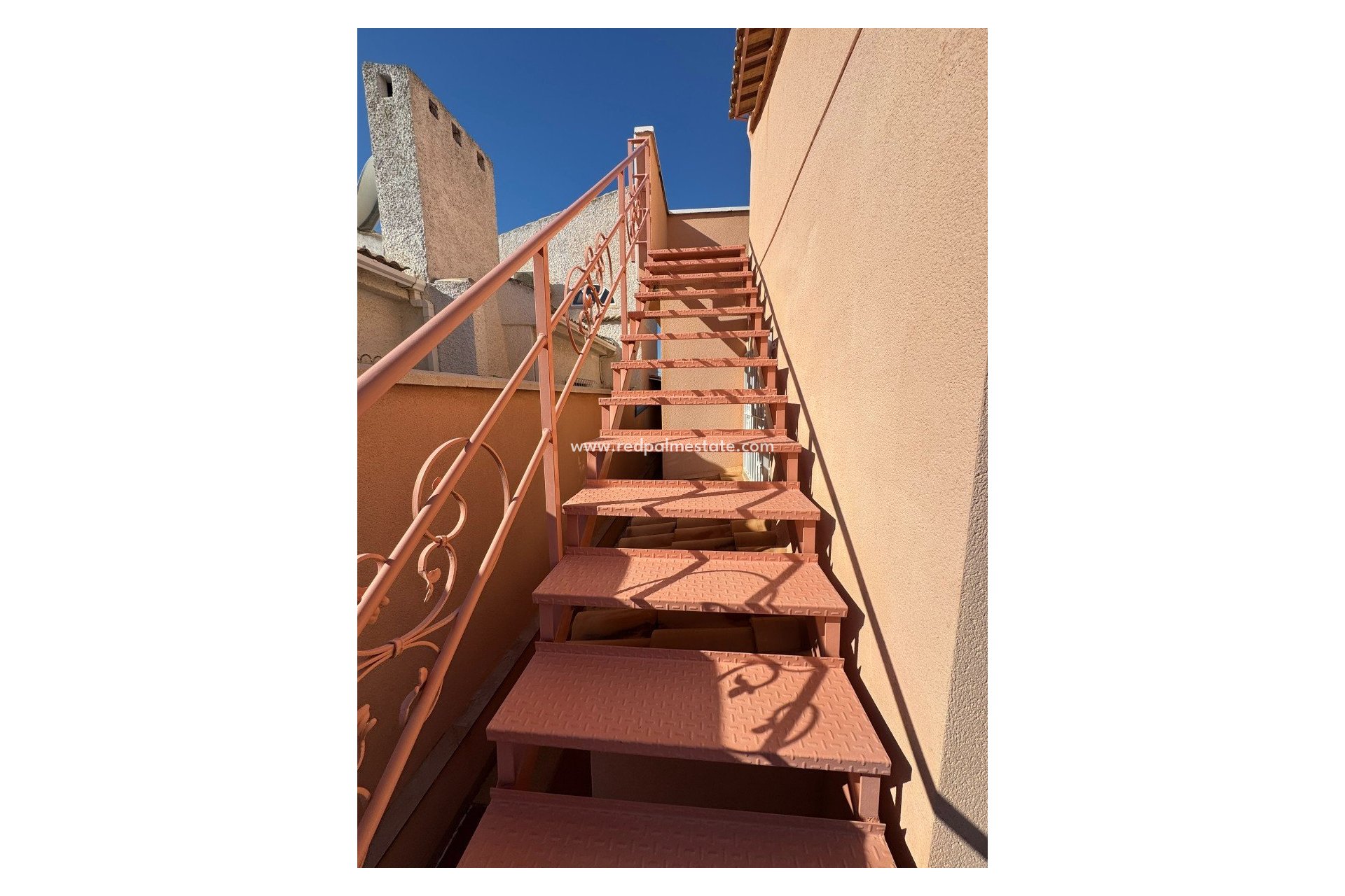 Resale - Villa -
Torre de la Horadada - Mil Palmeras