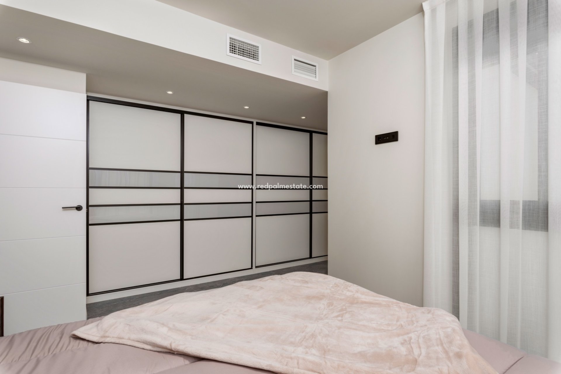 Resale - Villa -
Torre de la Horadada