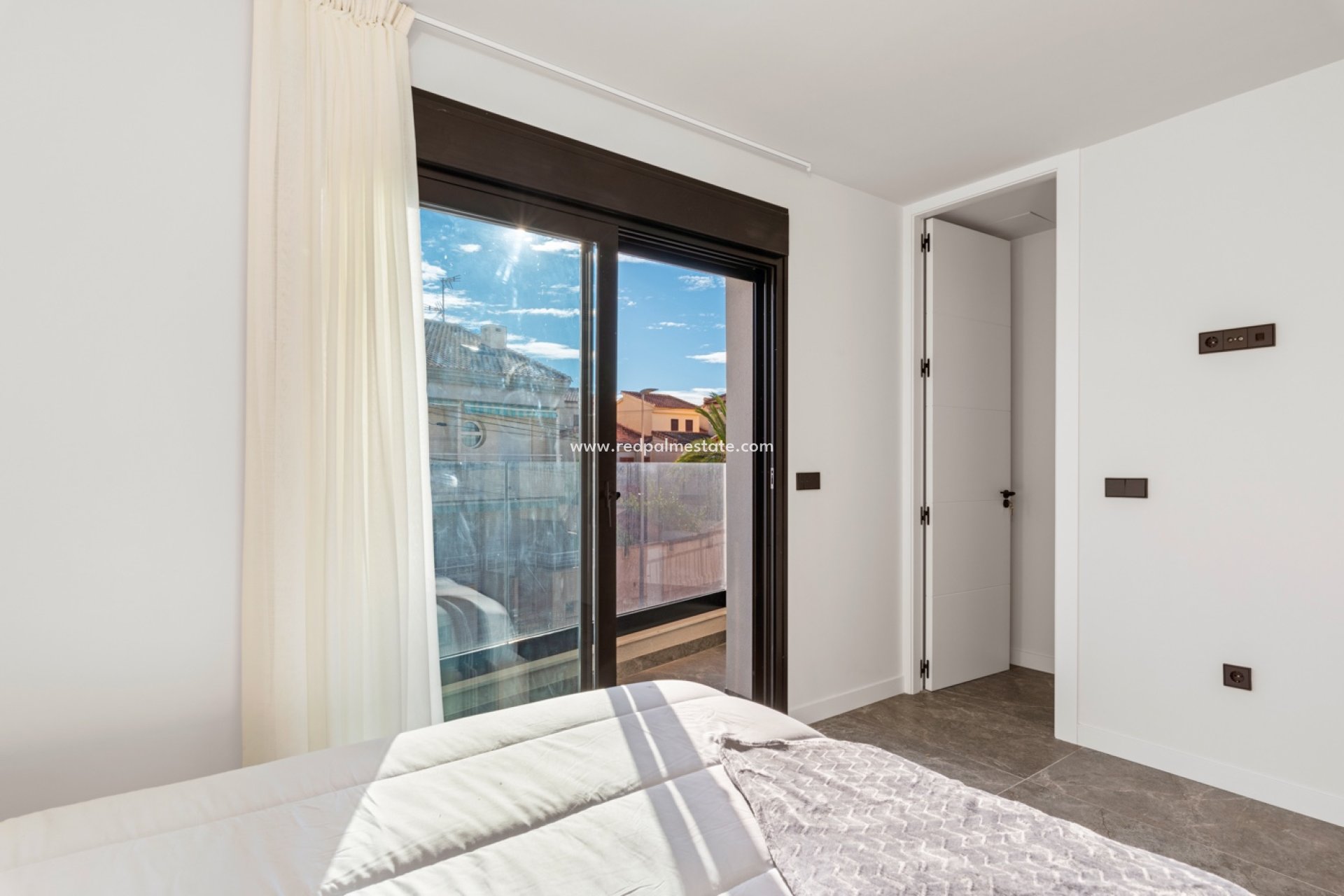 Resale - Villa -
Torre de la Horadada