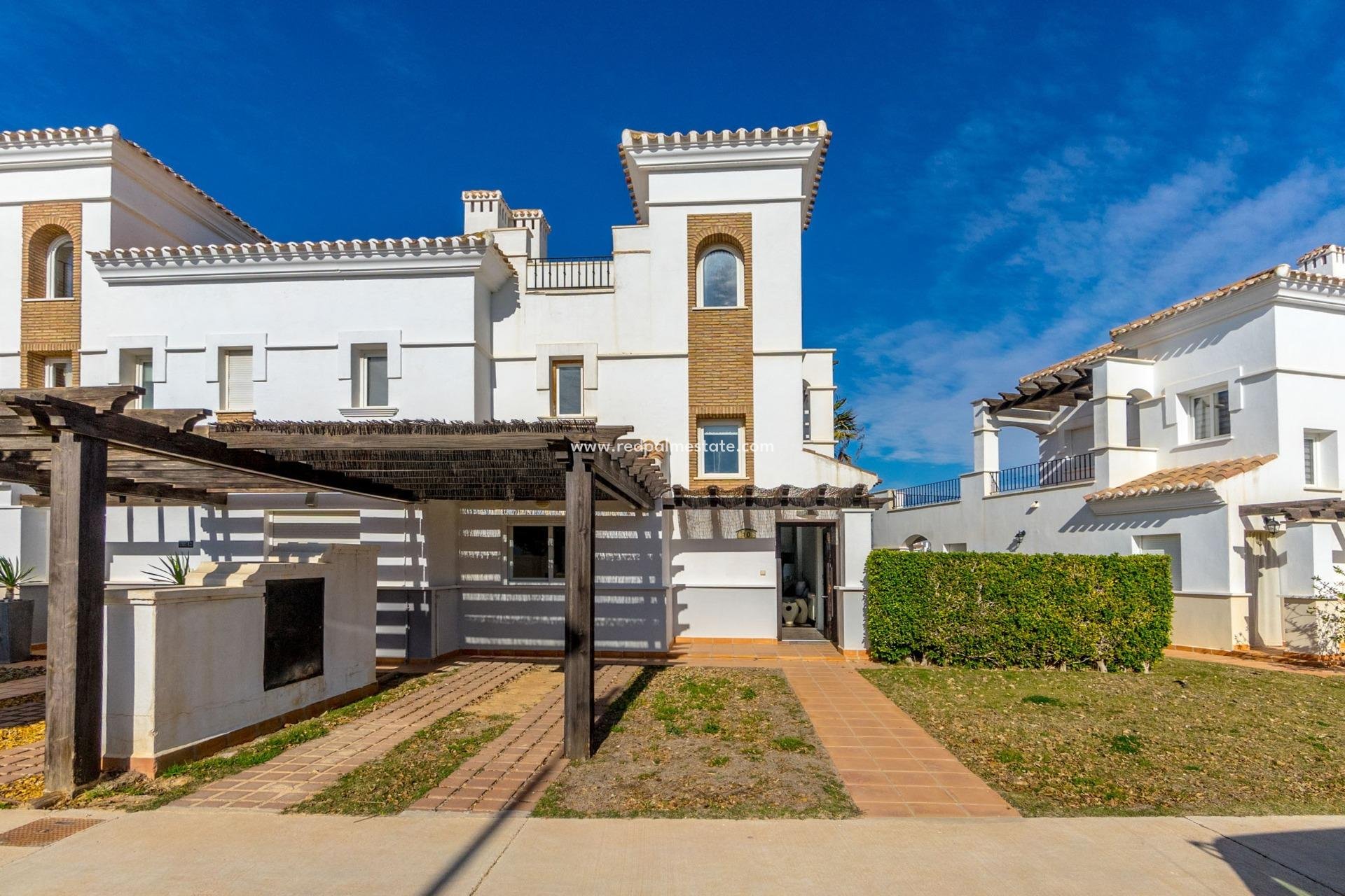 Resale - Villa -
Torre - Pacheco - Roldán