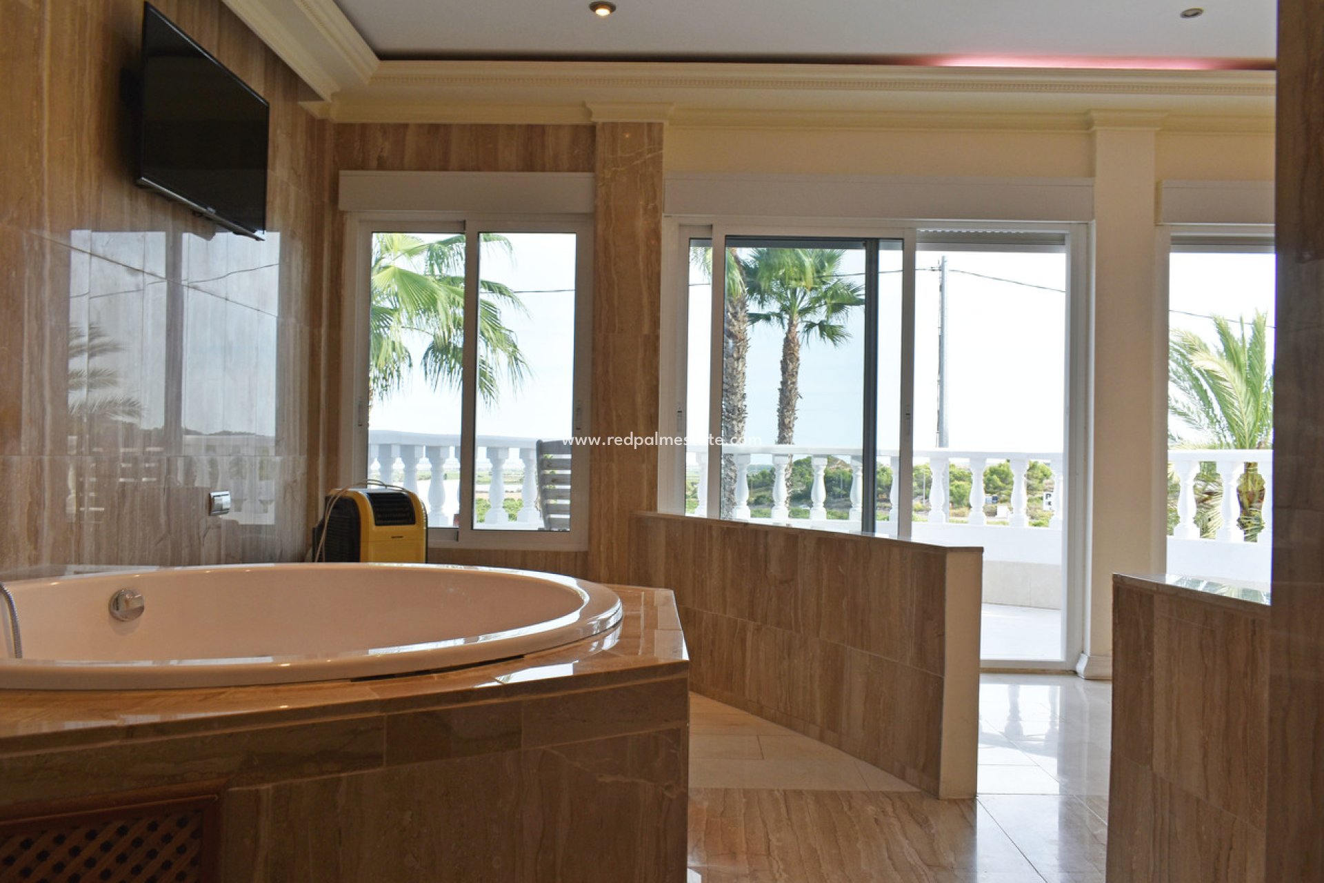 Resale - Villa -
Torremendo