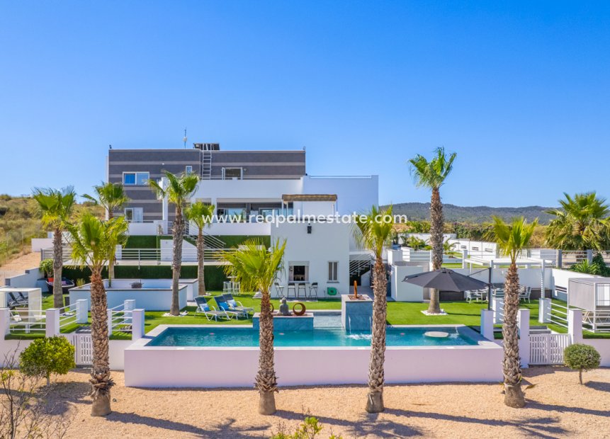 Resale - Villa -
Torremendo