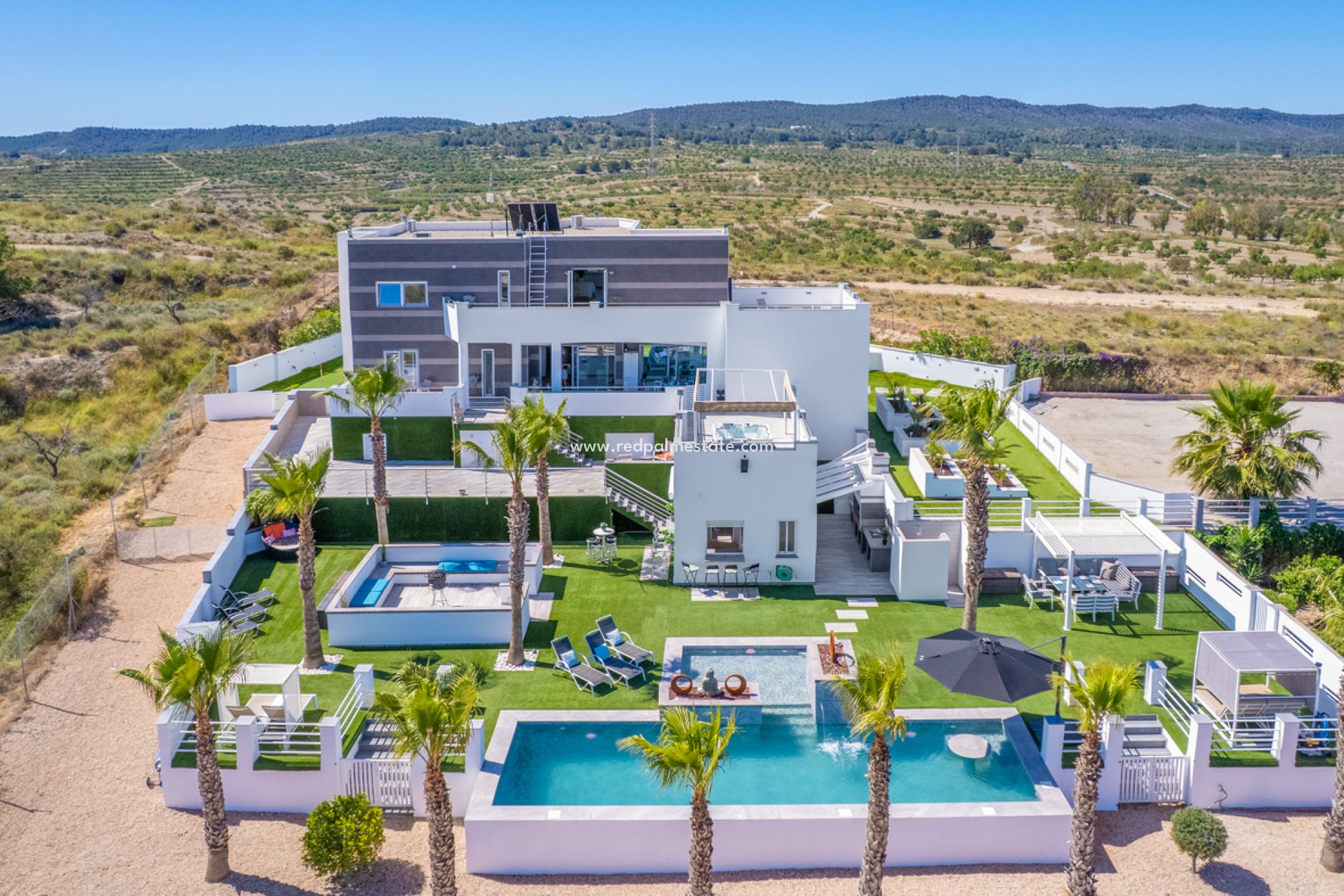 Resale - Villa -
Torremendo