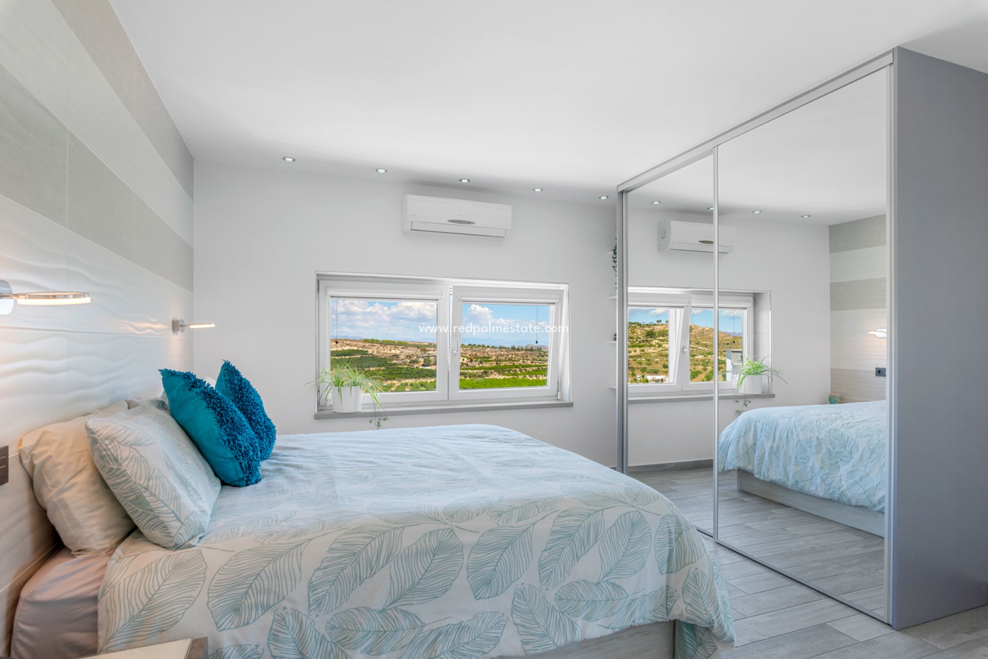 Resale - Villa -
Torremendo