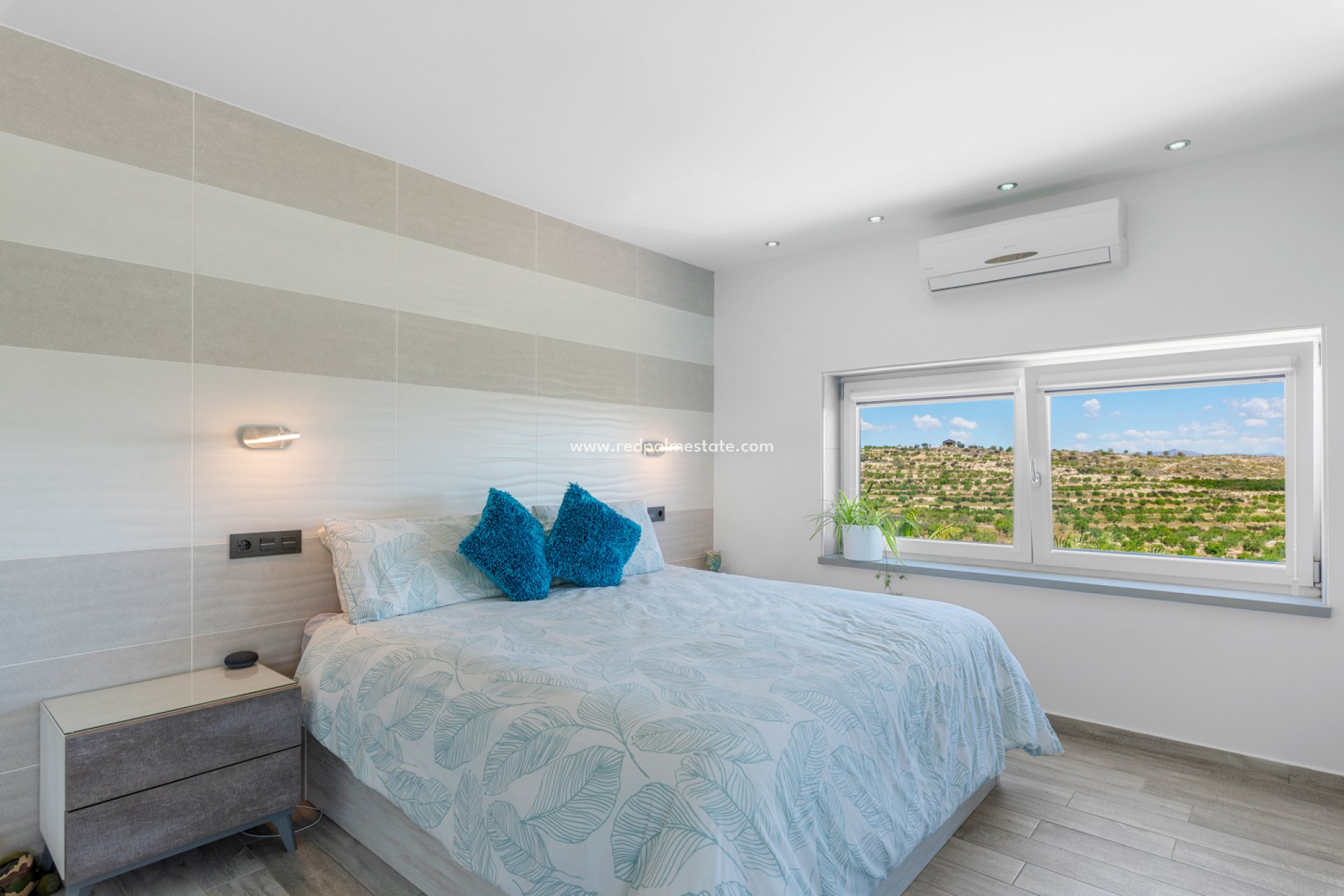 Resale - Villa -
Torremendo