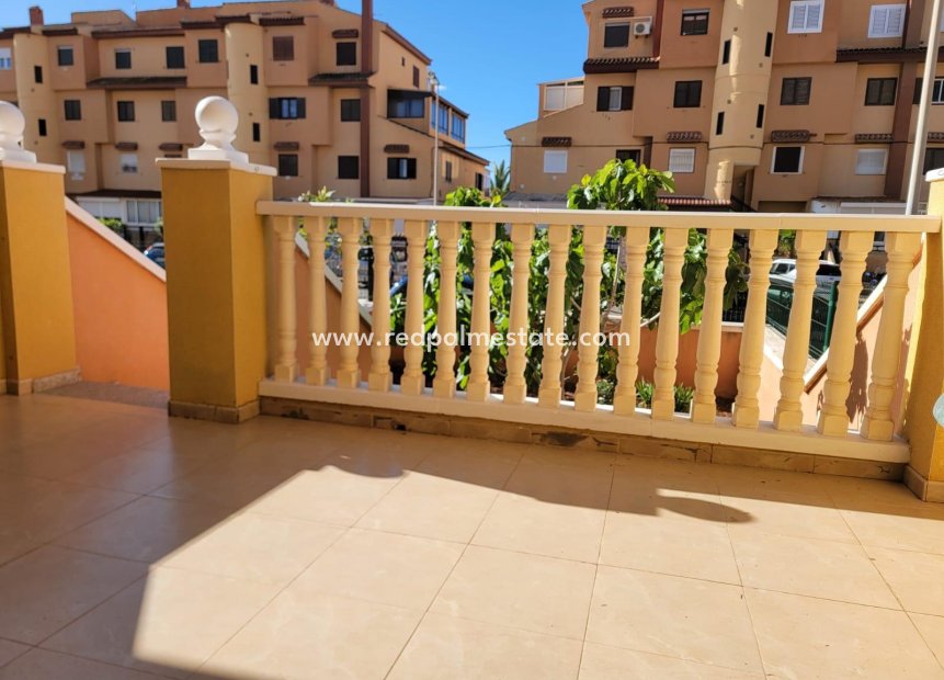 Resale - Villa -
Torrevieja - Aguas Nueva