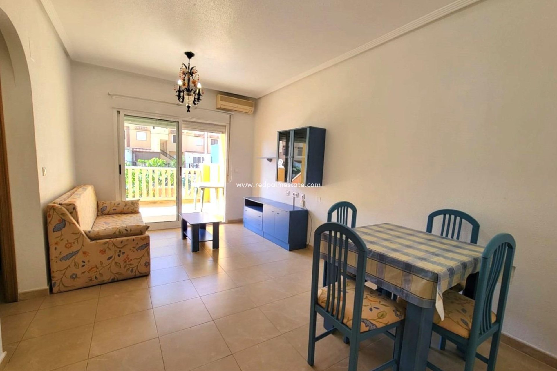 Resale - Villa -
Torrevieja - Aguas Nueva