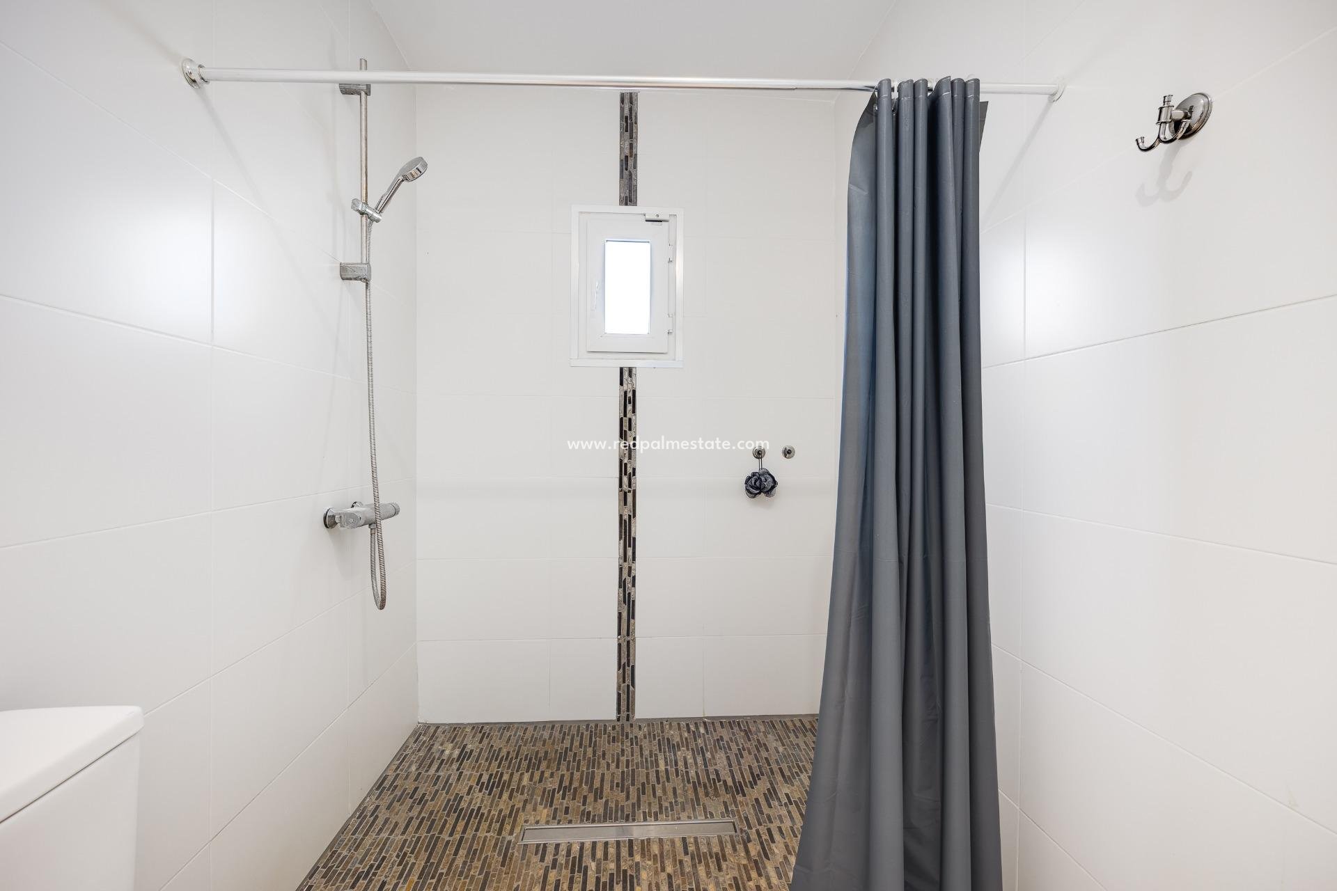 Resale - Villa -
Torrevieja - Aguas Nueva