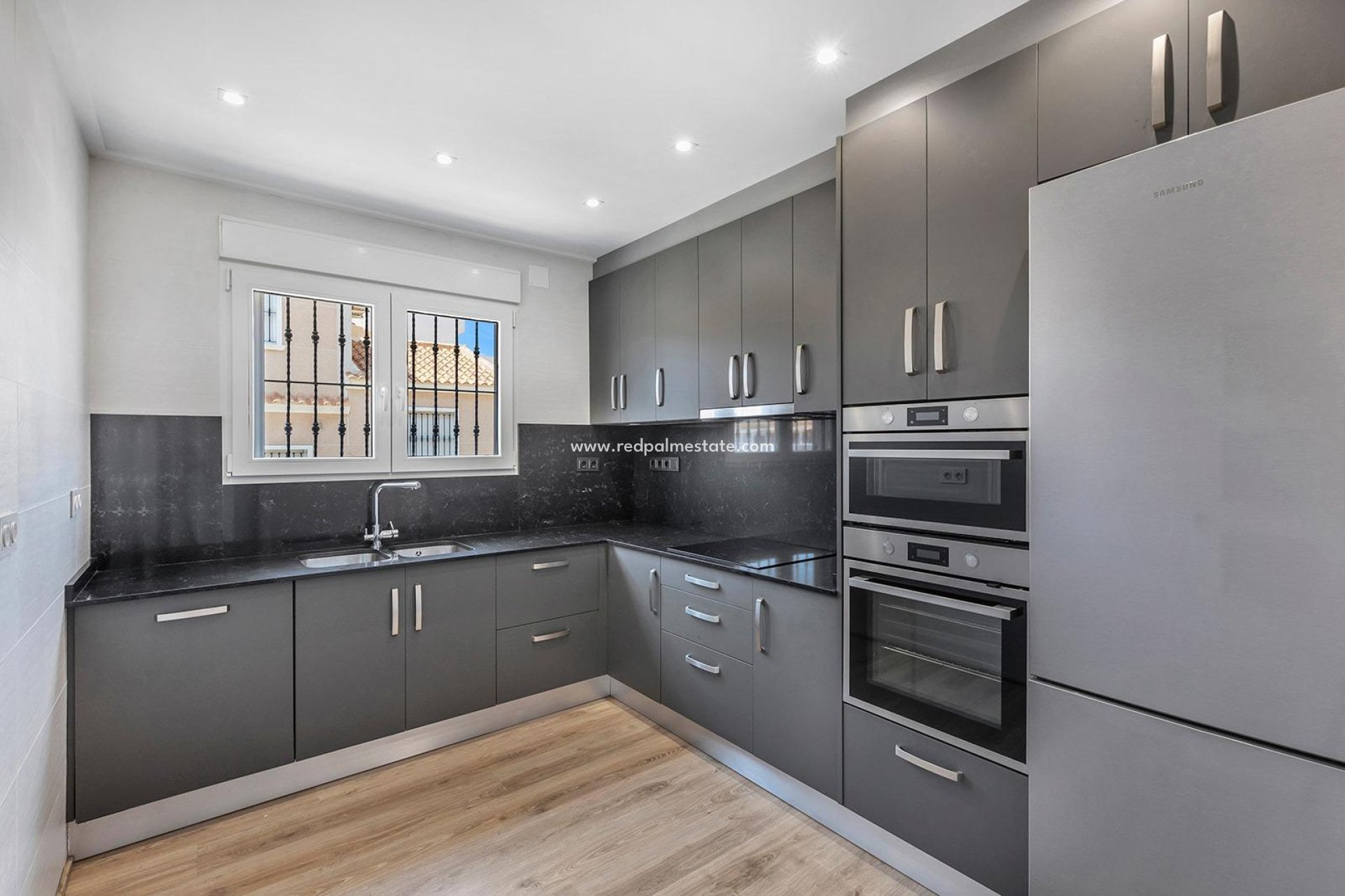 Resale - Villa -
Torrevieja - Aguas Nueva