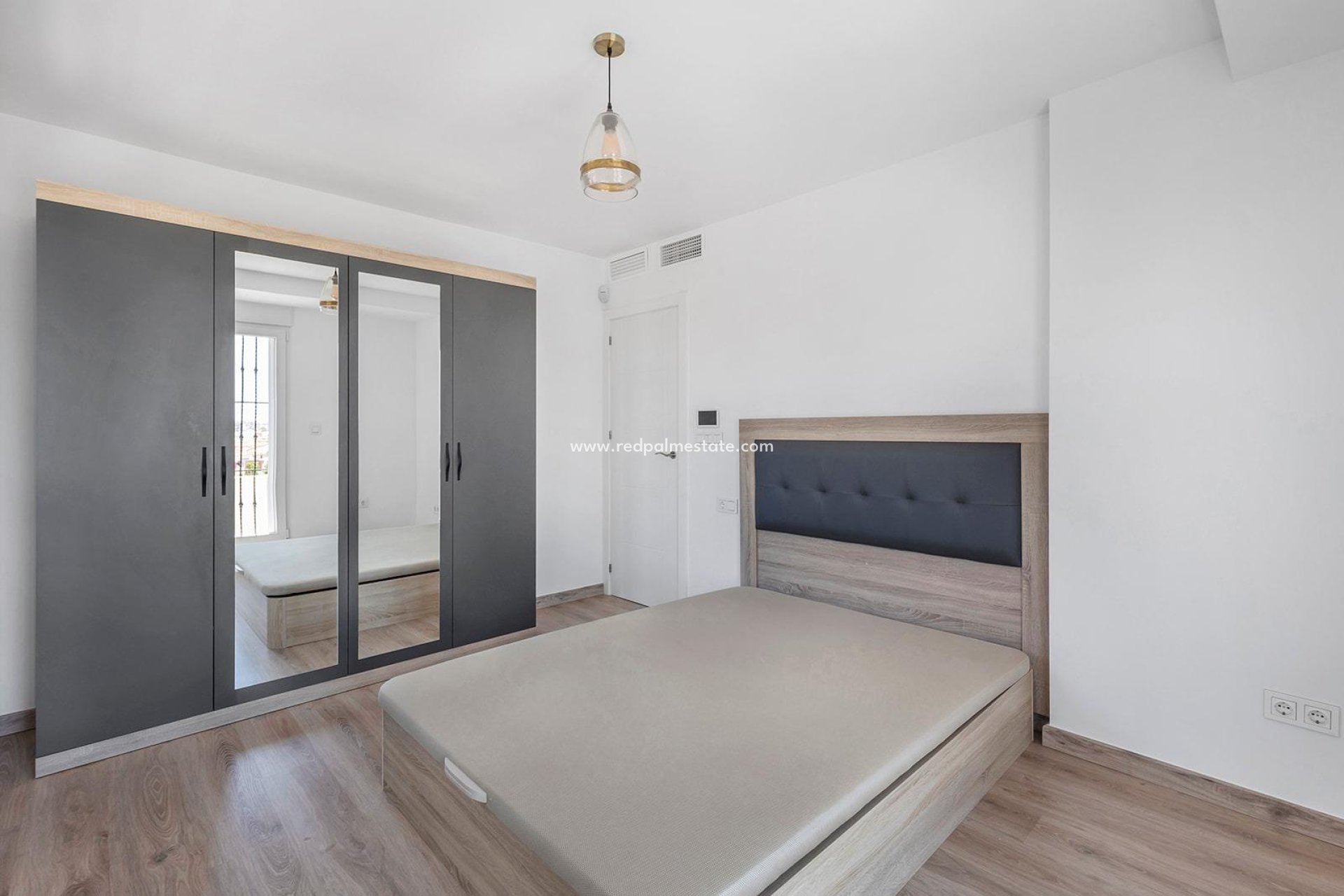 Resale - Villa -
Torrevieja - Aguas Nueva