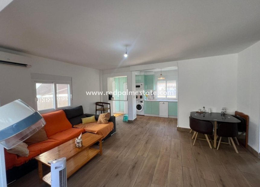 Resale - Villa -
Torrevieja - Aguas Nueva