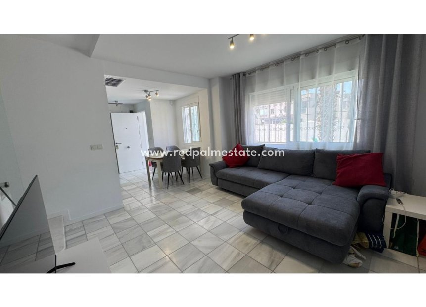 Resale - Villa -
Torrevieja - Aguas Nueva